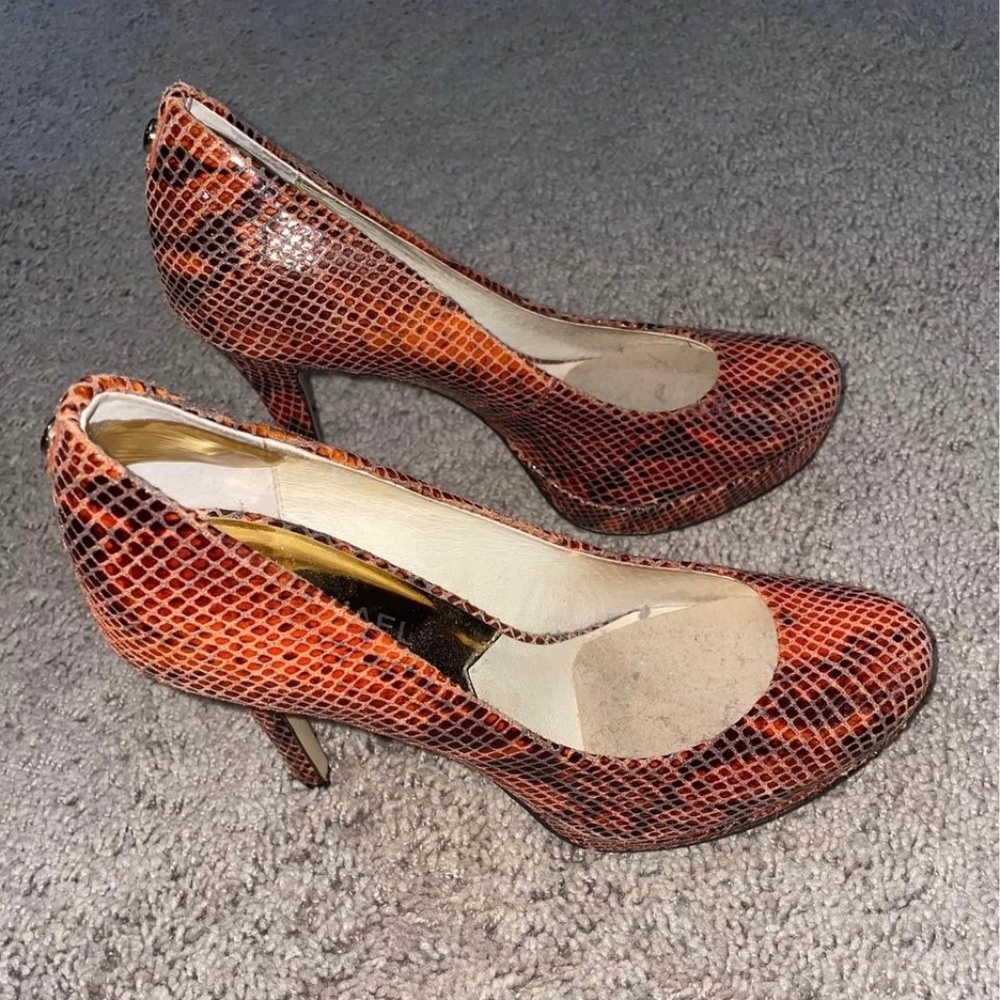 MK size 7 Snakeskin Heels